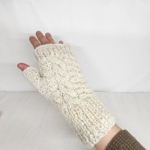 🖤 Handmade Acrylic Ivory White Cable Knit Fingerless Gloves Mittens S/M - Picture 3 of 4